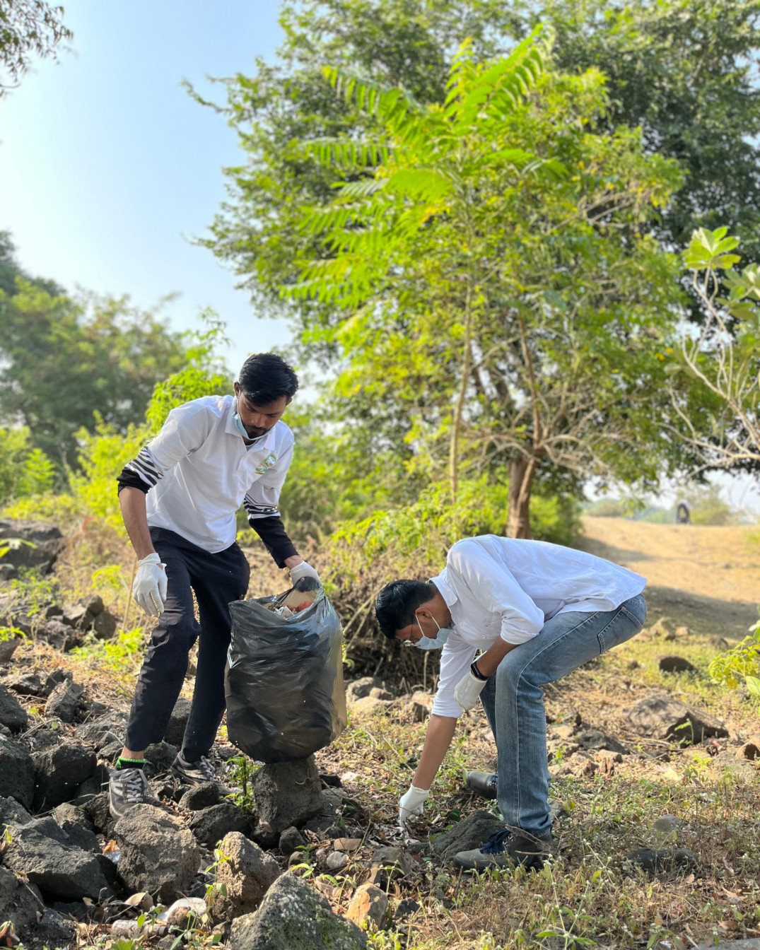 Volunteer supporting community